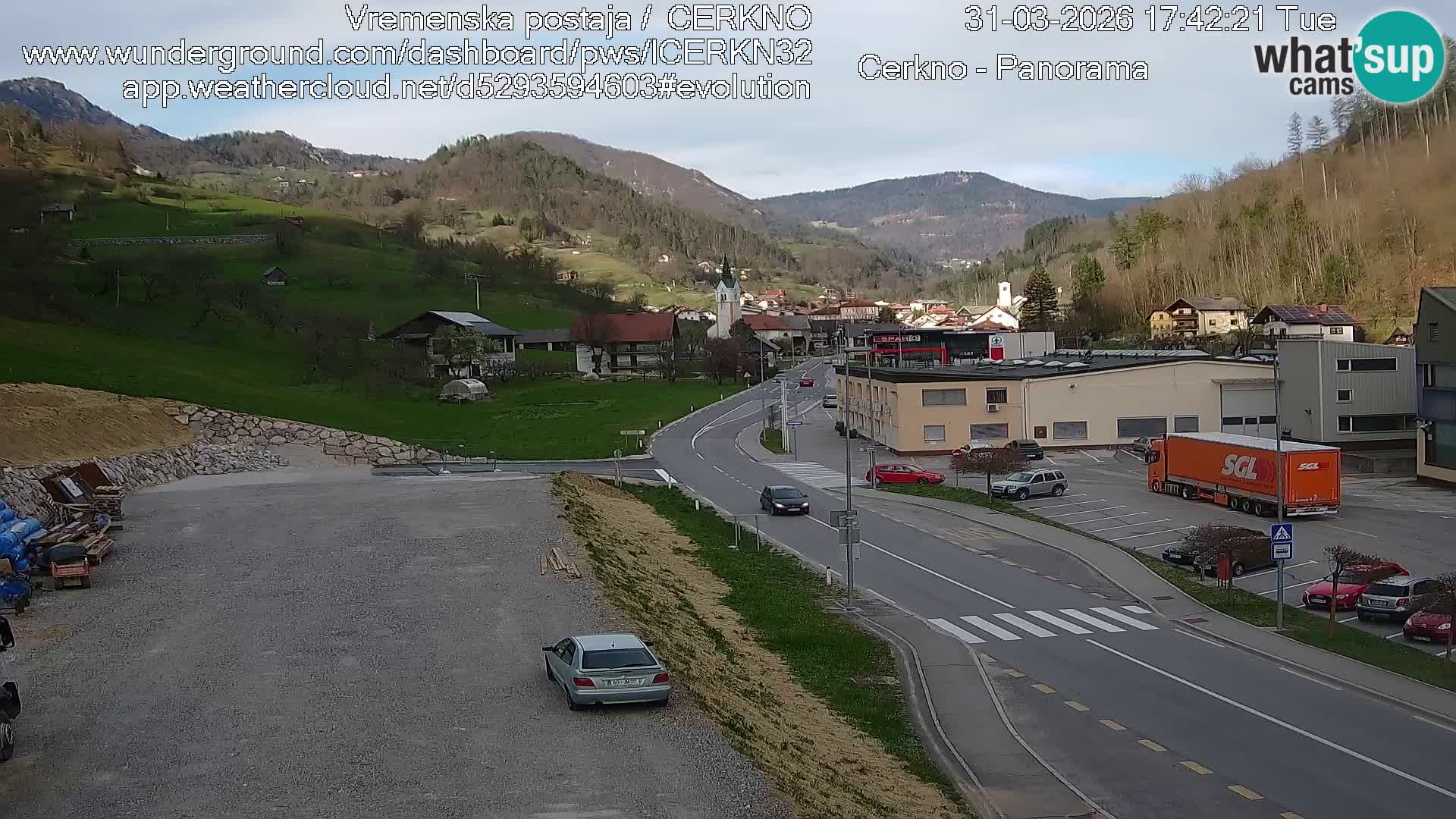 Webcam en direct – Entrée de la ville de Cerkno