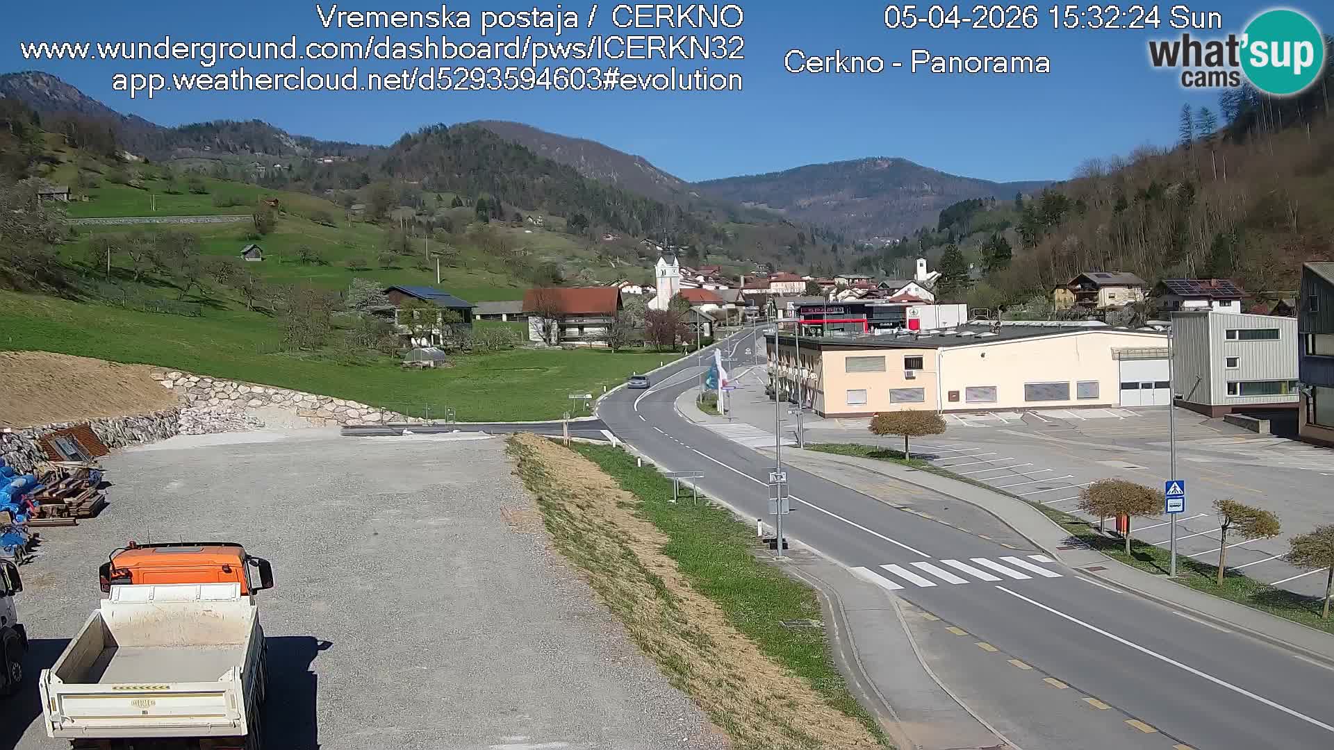 Webcam en direct – Entrée de la ville de Cerkno