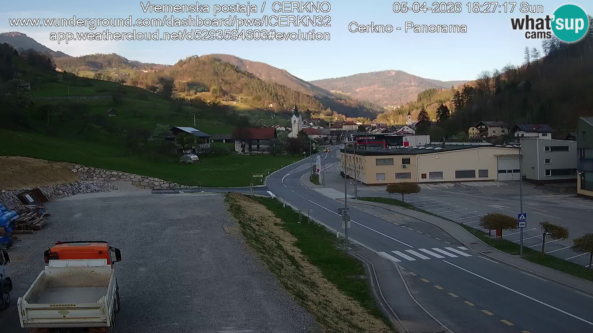Webcam en direct – Entrée de la ville de Cerkno
