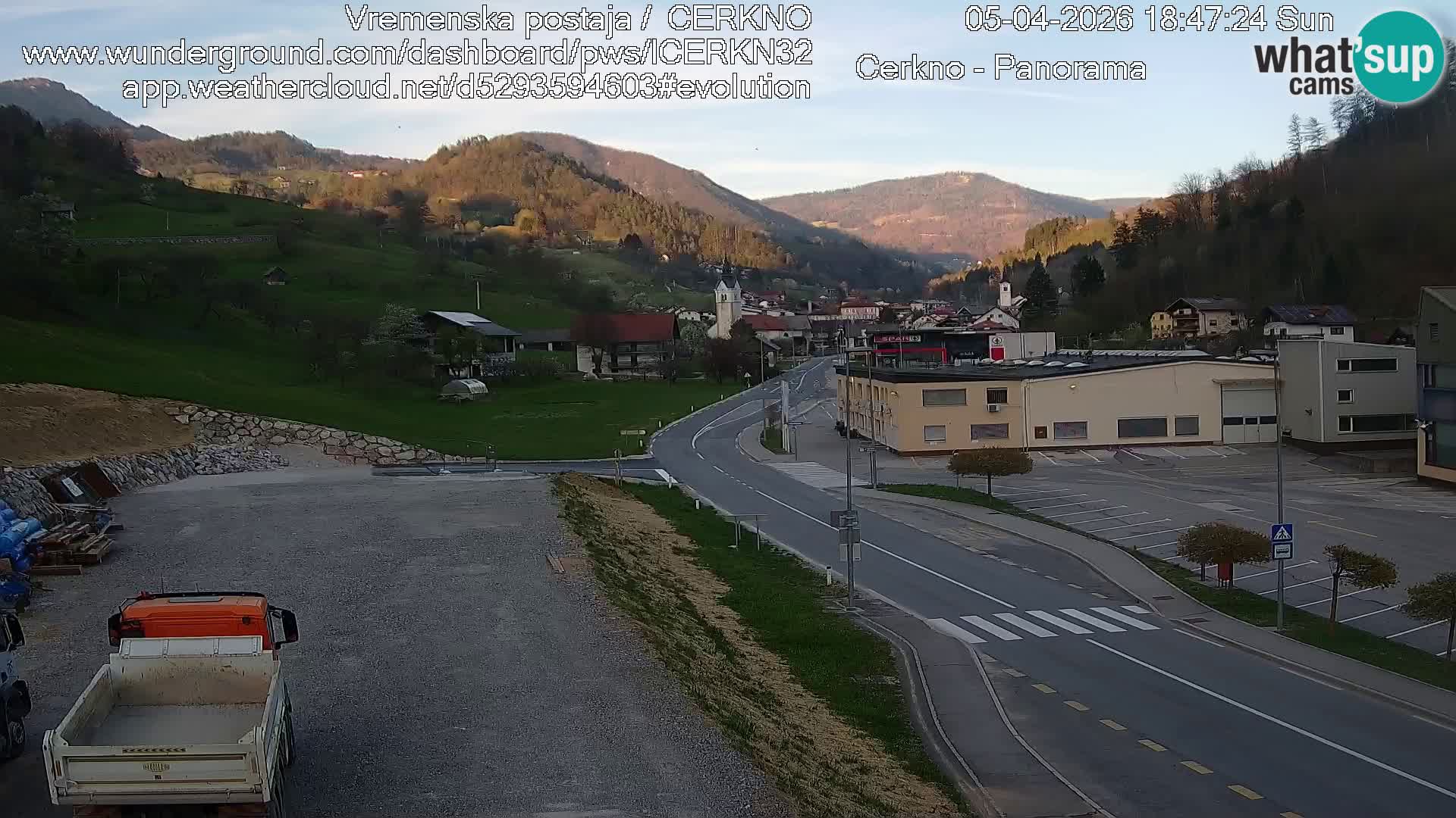 Webcam en direct – Entrée de la ville de Cerkno
