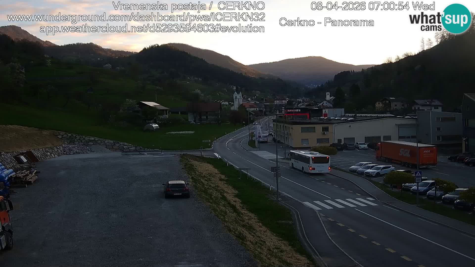 Webcam en direct – Entrée de la ville de Cerkno