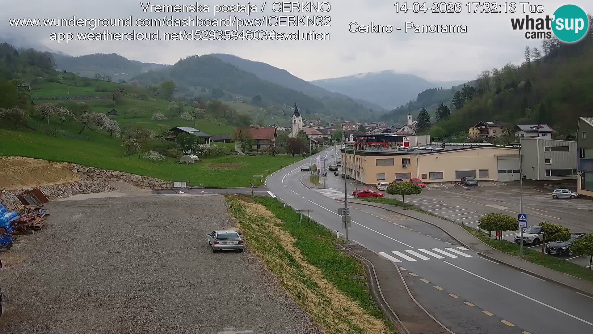 Webcam en direct – Entrée de la ville de Cerkno