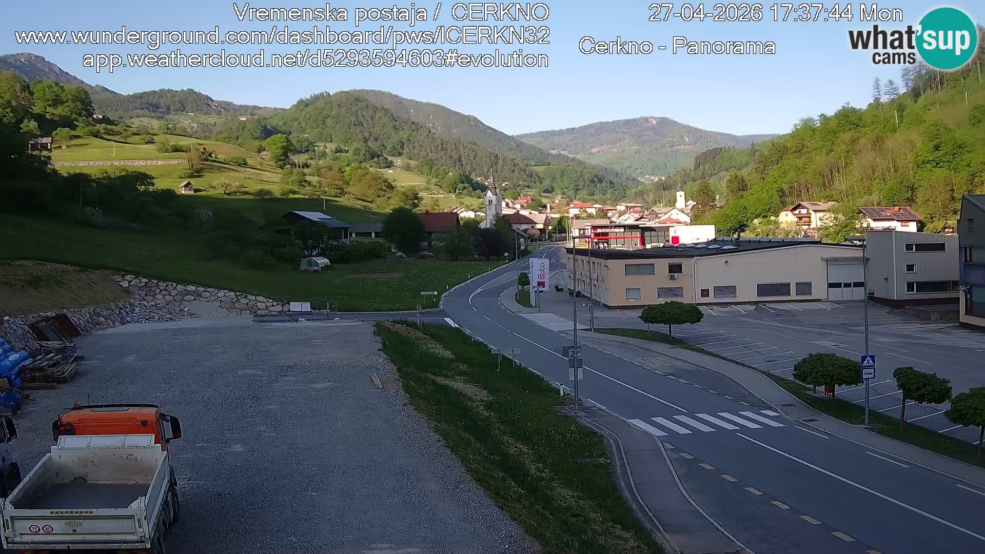 Webcam en direct – Entrée de la ville de Cerkno