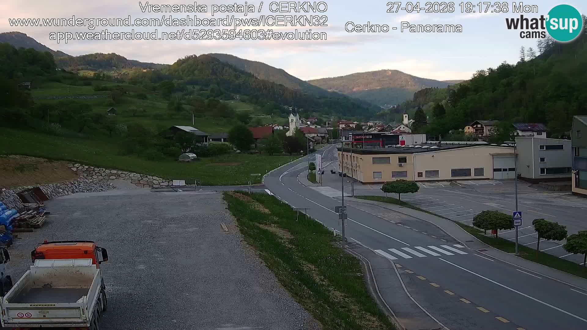 Webcam en direct – Entrée de la ville de Cerkno