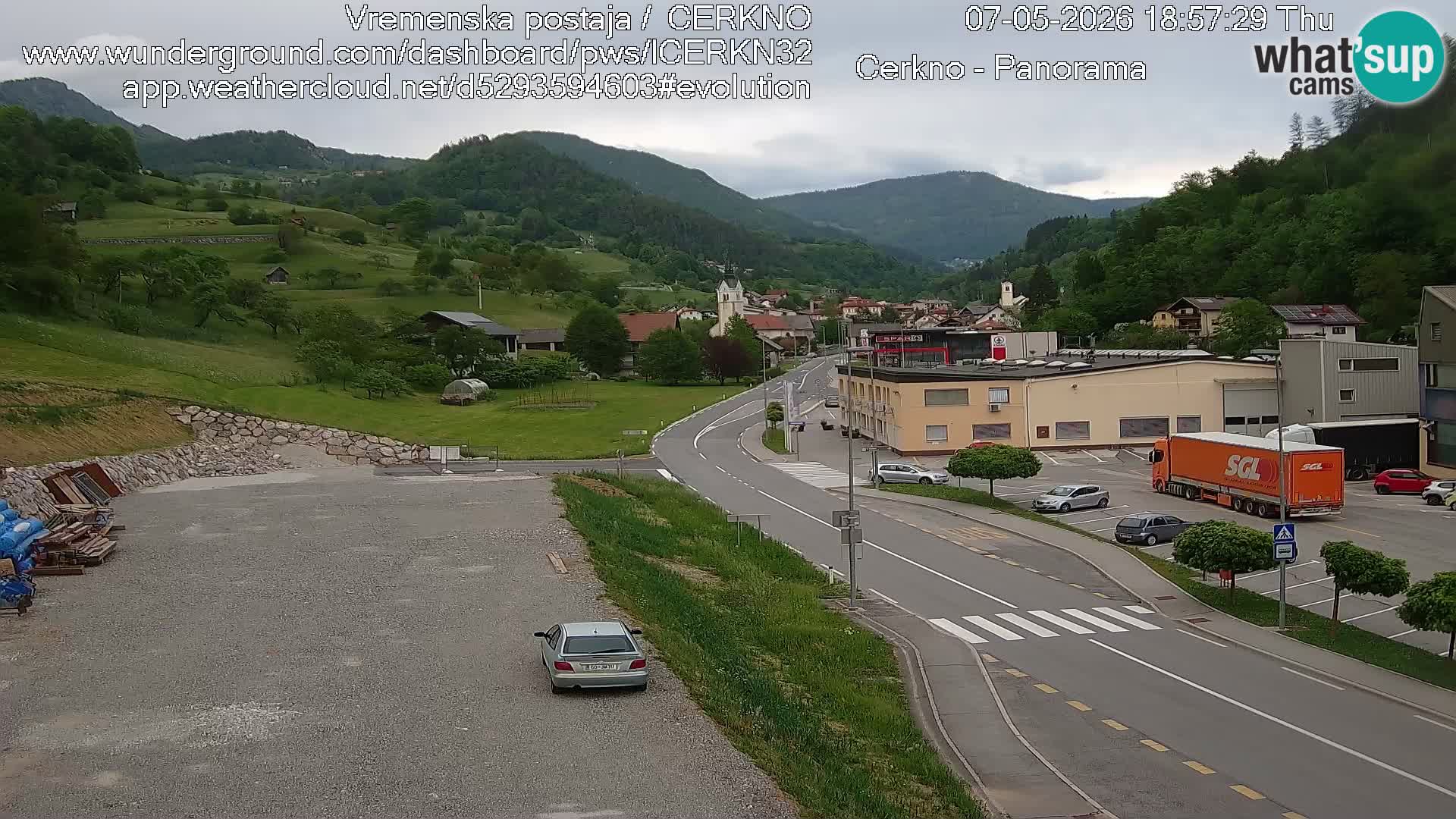 Webcam en direct – Entrée de la ville de Cerkno
