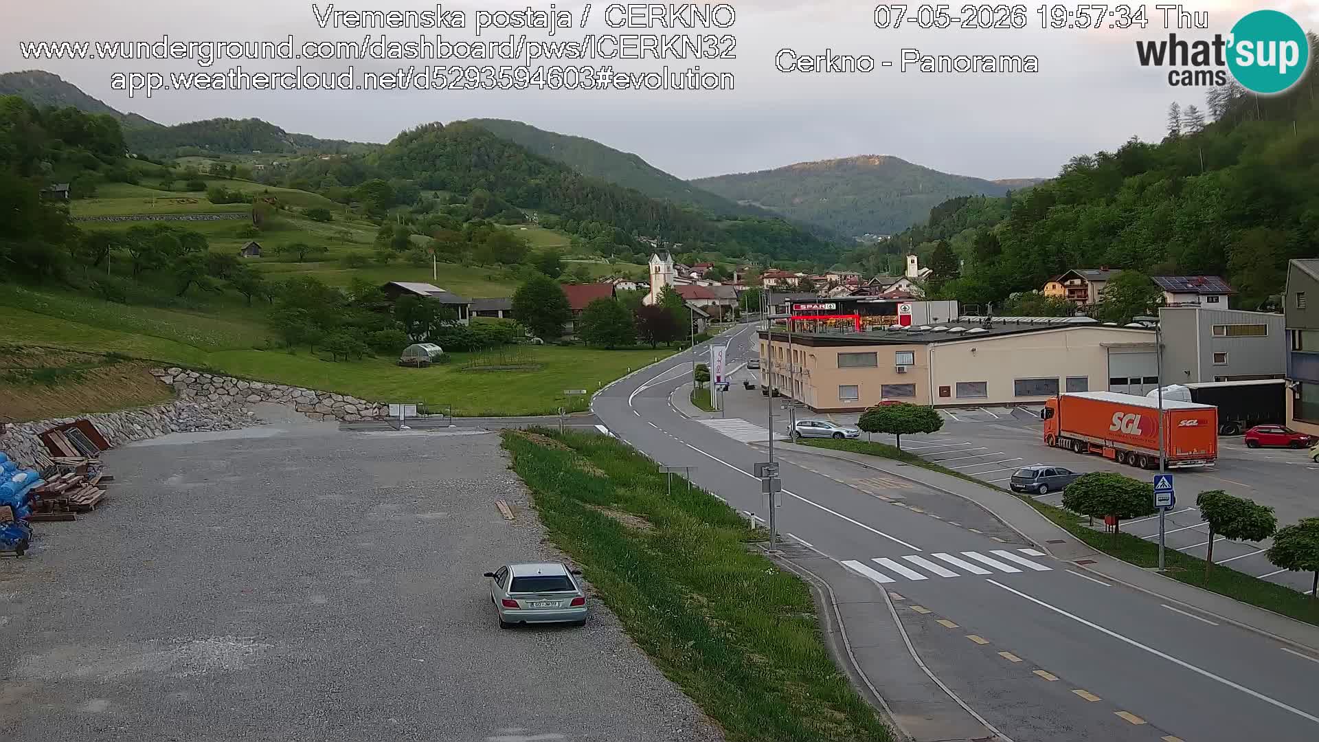Webcam en direct – Entrée de la ville de Cerkno