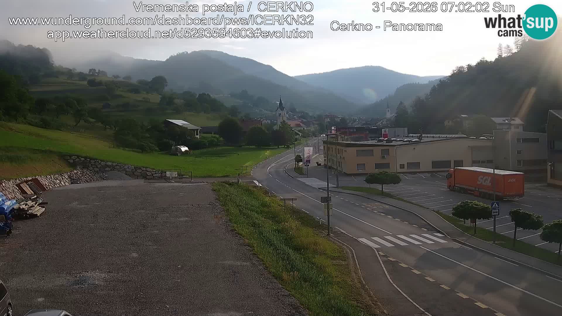 Webcam en direct – Entrée de la ville de Cerkno
