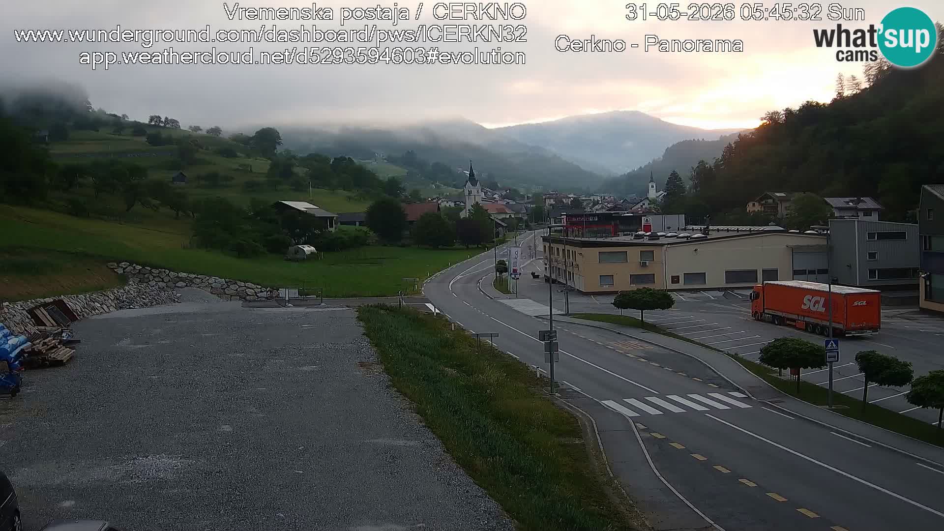 Webcam en direct – Entrée de la ville de Cerkno