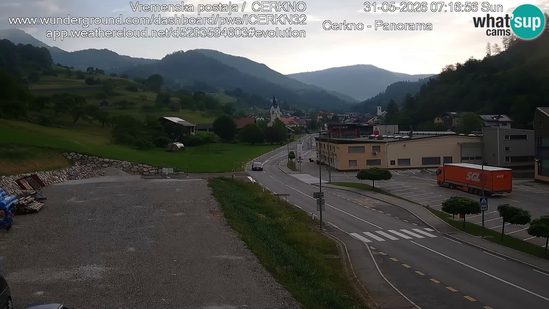 Webcam en direct – Entrée de la ville de Cerkno