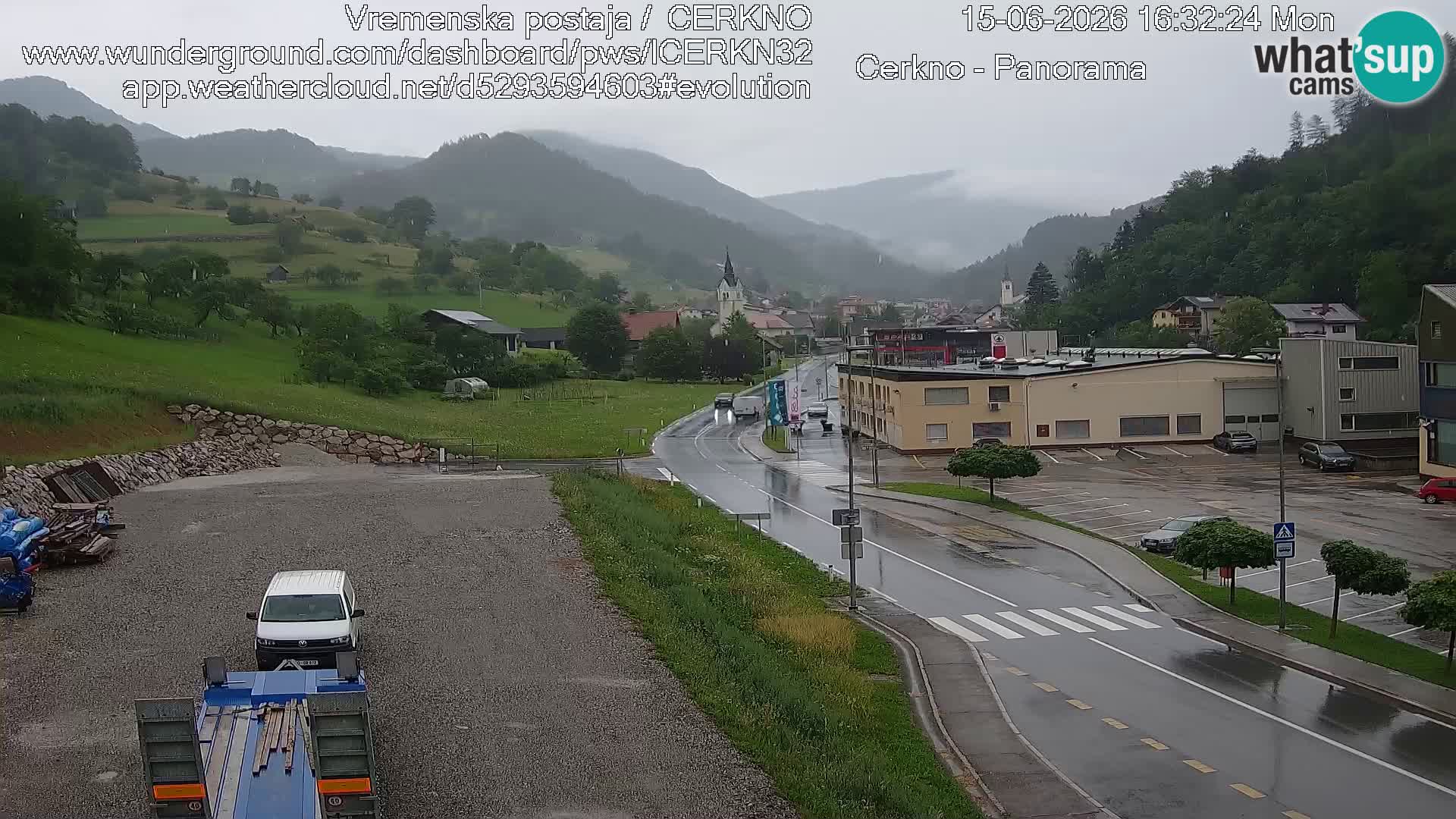 Webcam en direct – Entrée de la ville de Cerkno