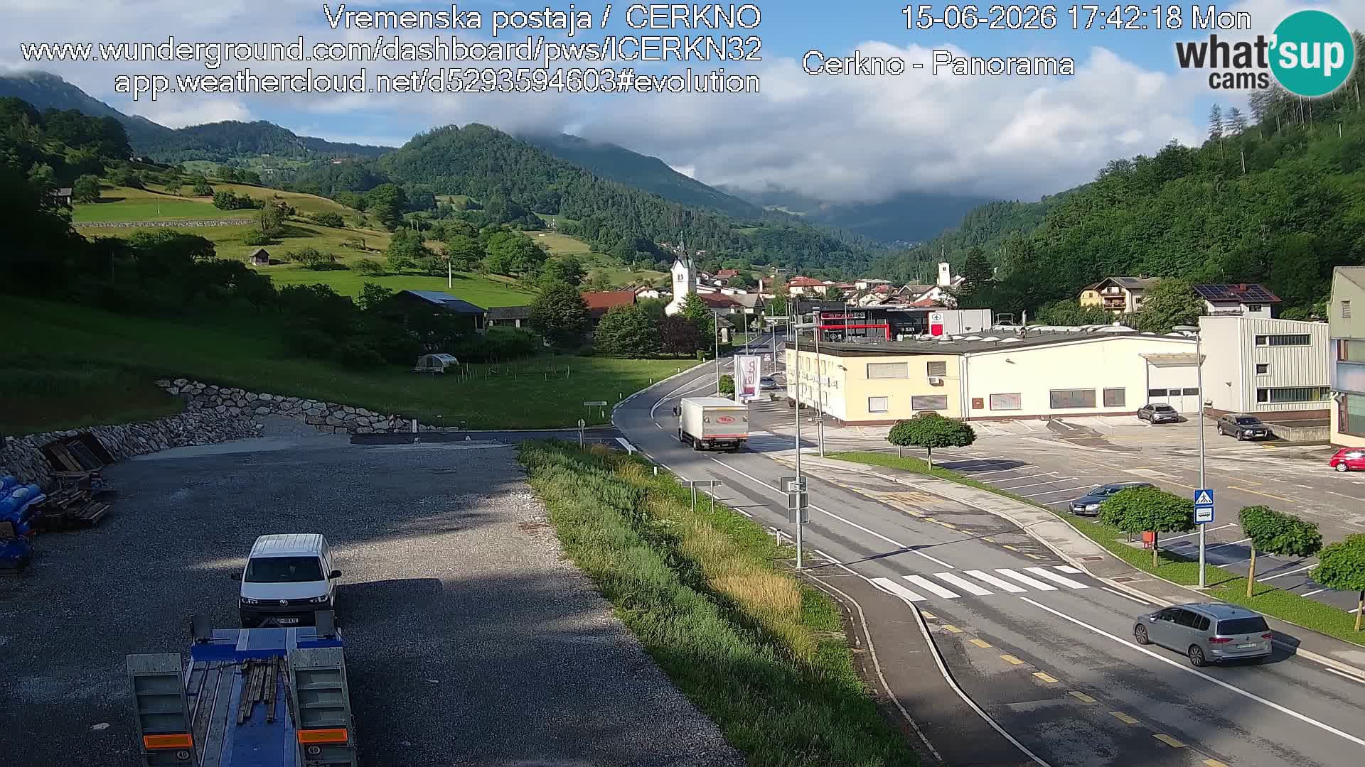 Webcam en direct – Entrée de la ville de Cerkno
