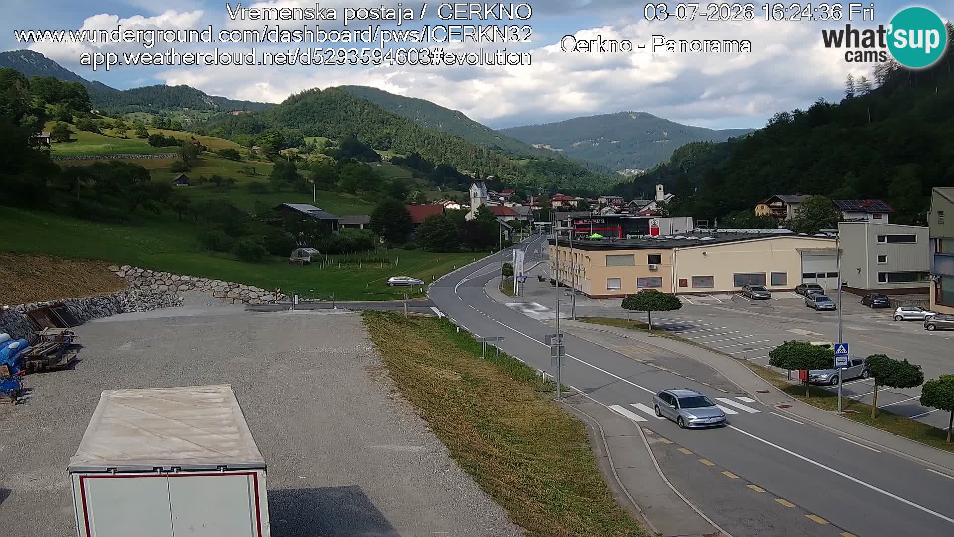 Webcam en direct – Entrée de la ville de Cerkno
