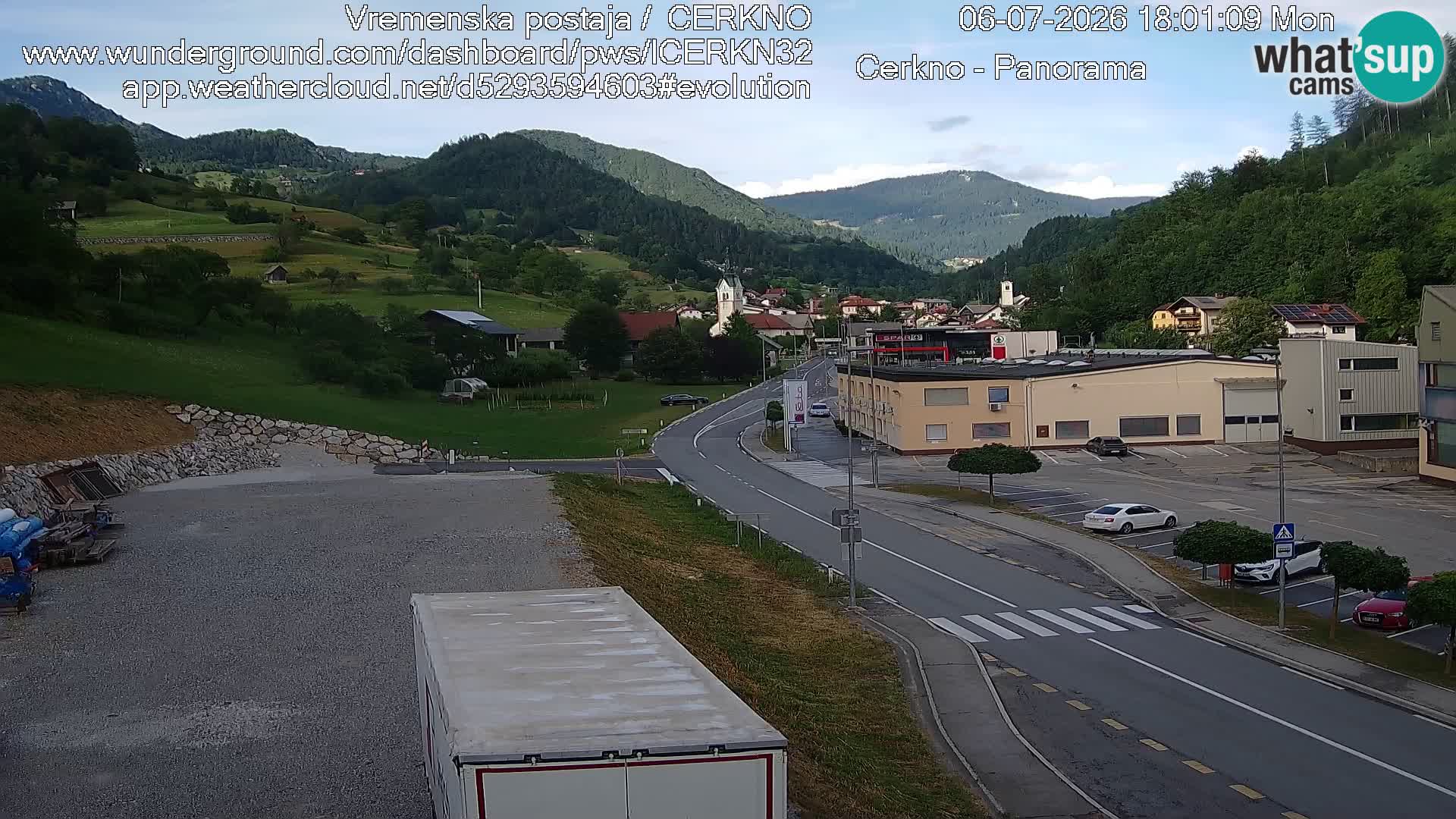 Webcam en direct – Entrée de la ville de Cerkno