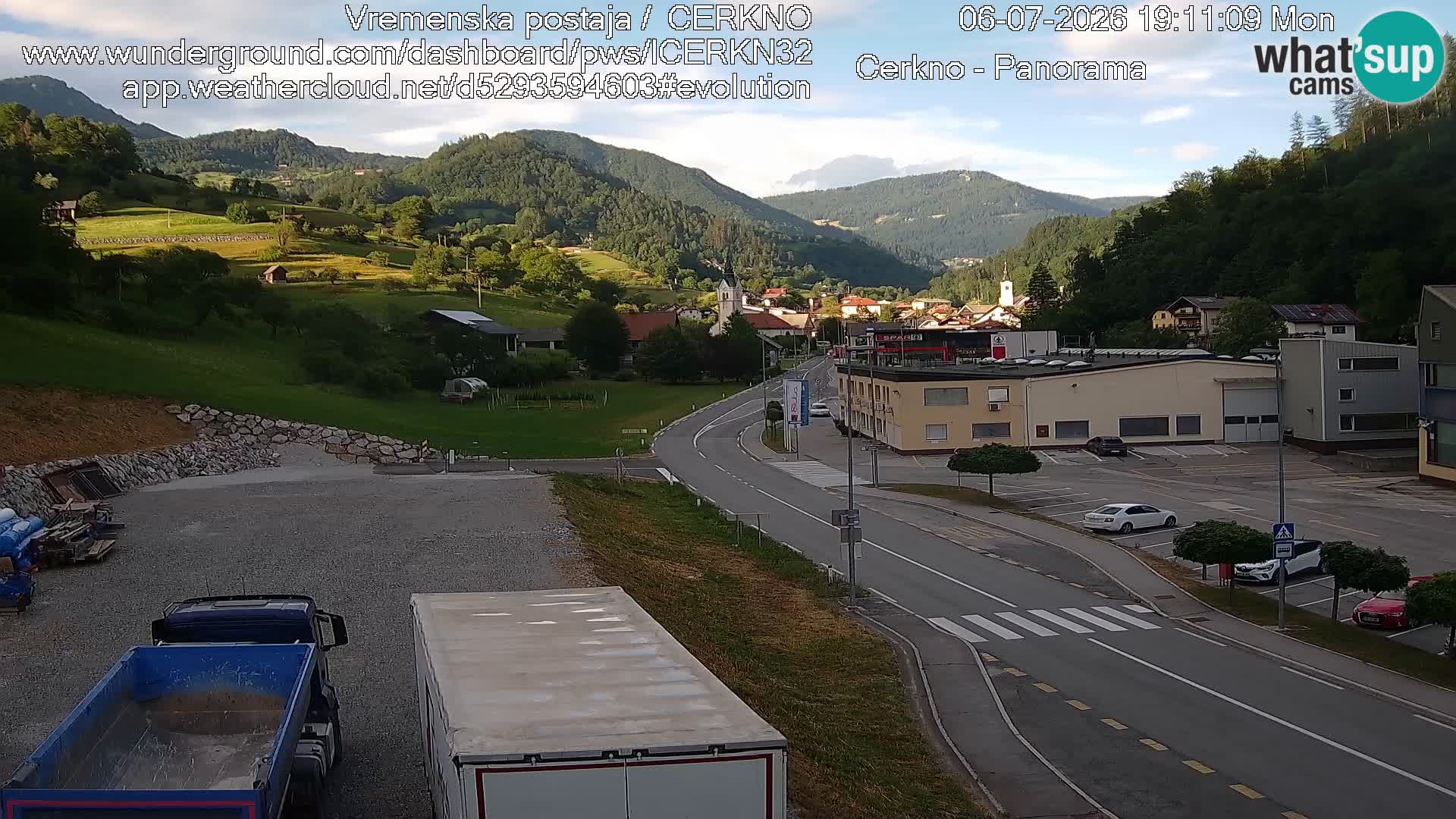 Webcam en direct – Entrée de la ville de Cerkno