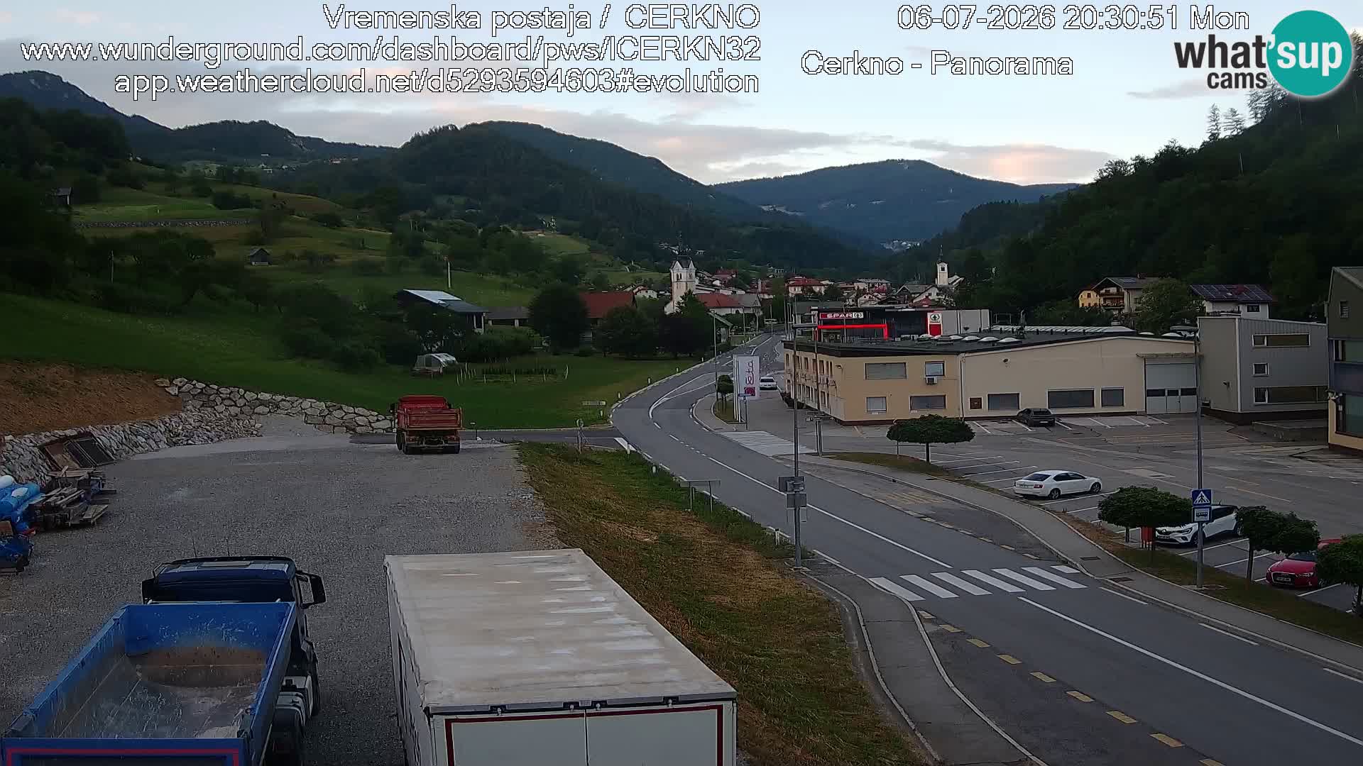 Webcam en direct – Entrée de la ville de Cerkno