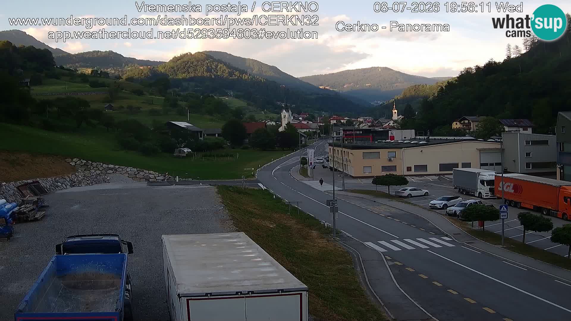 Webcam en direct – Entrée de la ville de Cerkno