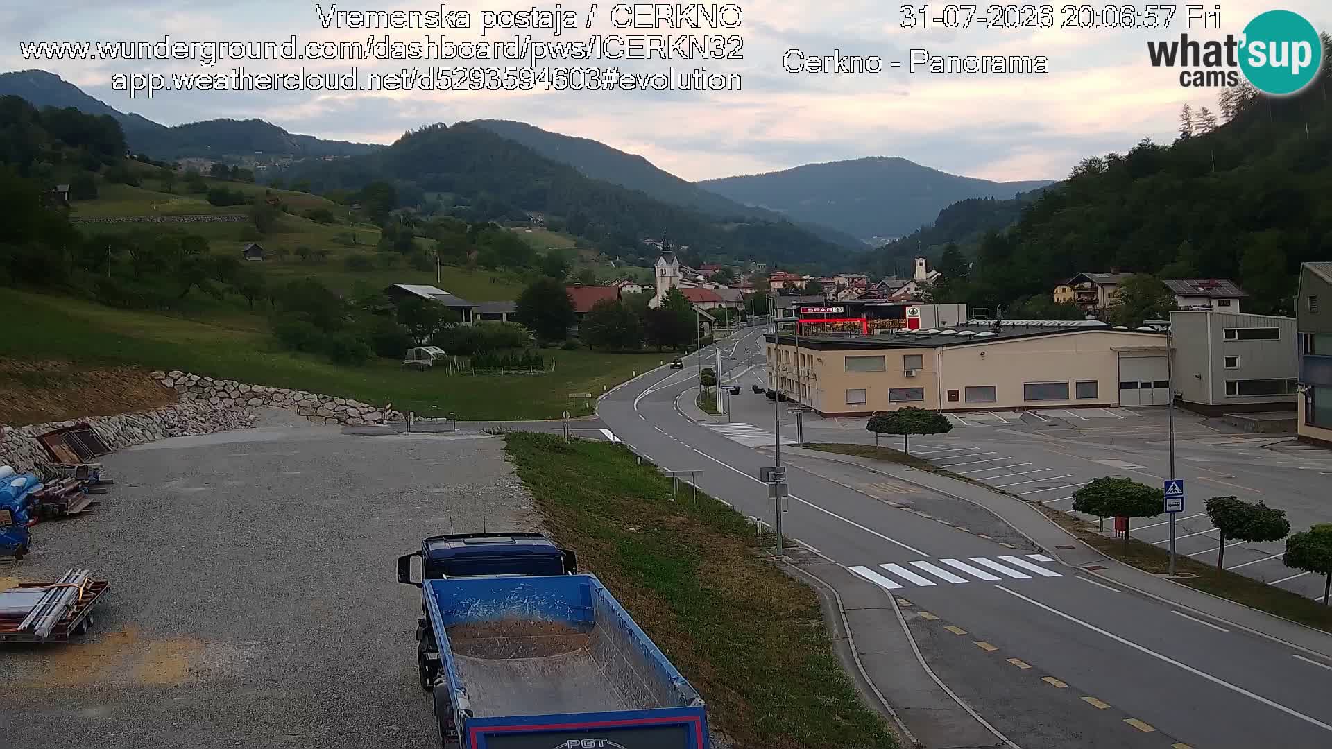Webcam en direct – Entrée de la ville de Cerkno