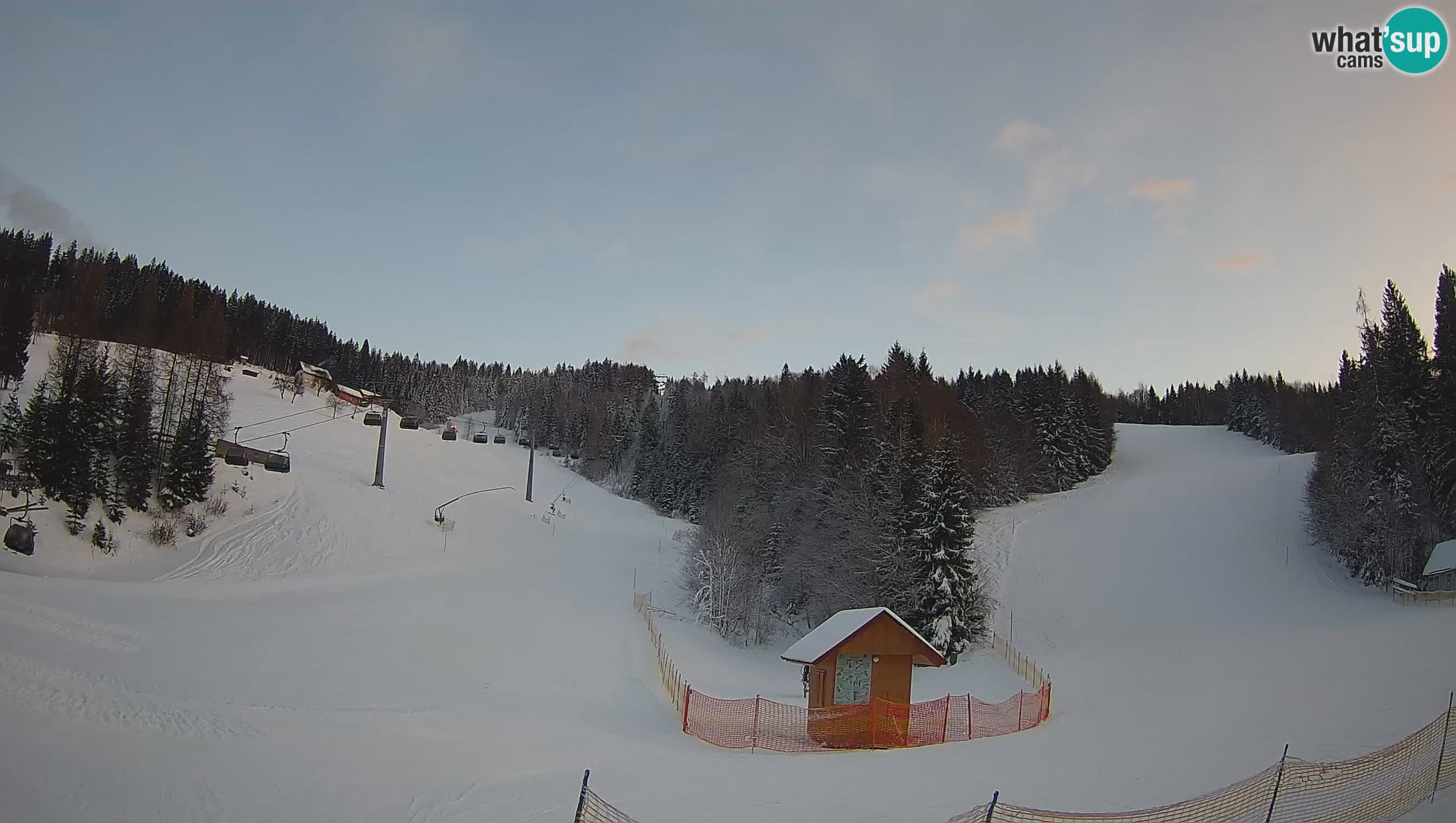 Spletna kamera Cerkno Brdo – Pogled v živo s smučišča Cerkno