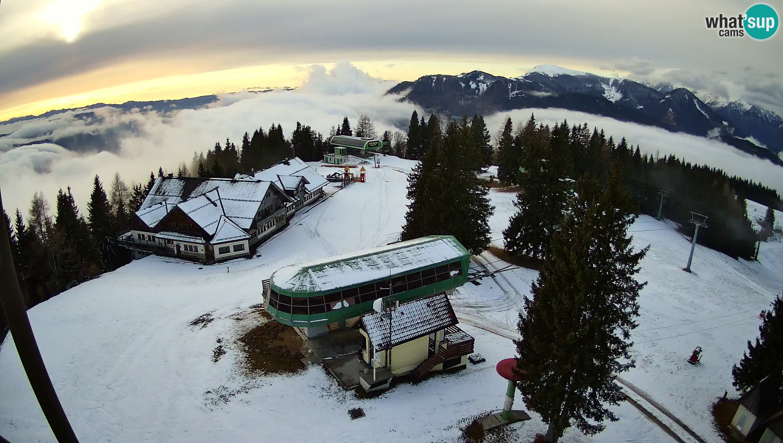Spletna kamera Cerkno Počivalo – Pogled v živo iz smučišča Cerkno