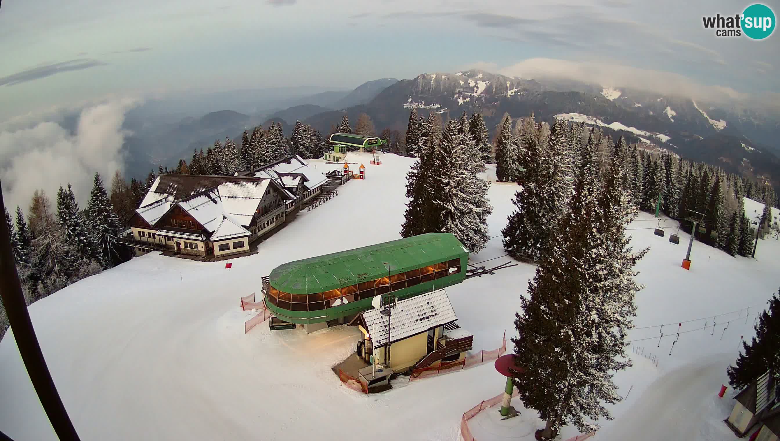 Web kamera Cerkno Počivalo – Pogled uživo sa skijališta Cerkno