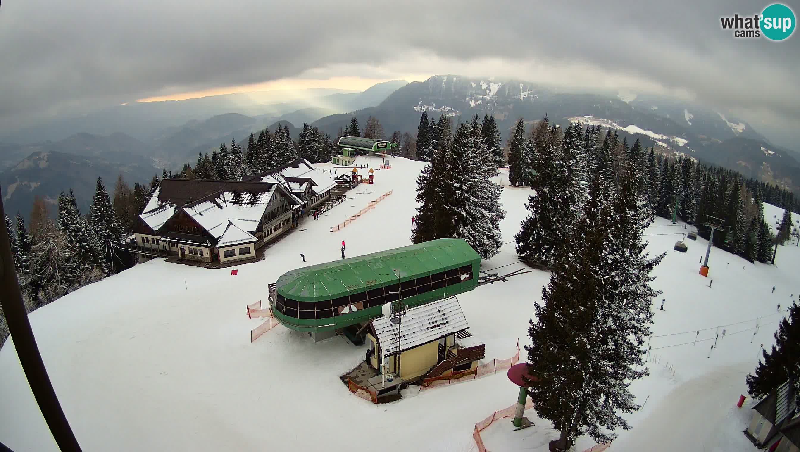 Spletna kamera Cerkno Počivalo – Pogled v živo iz smučišča Cerkno