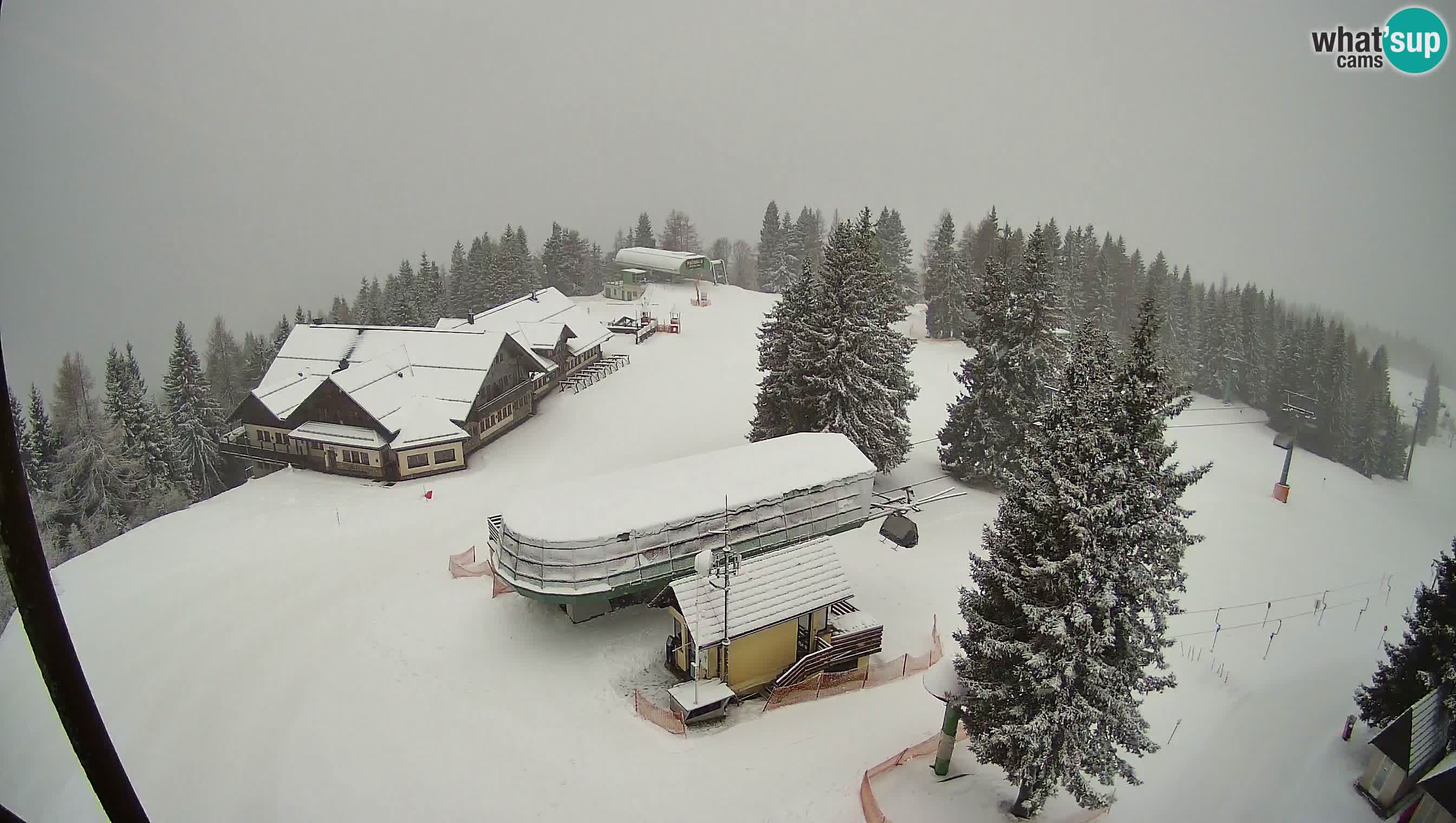 Web kamera Cerkno Počivalo – Pogled uživo sa skijališta Cerkno