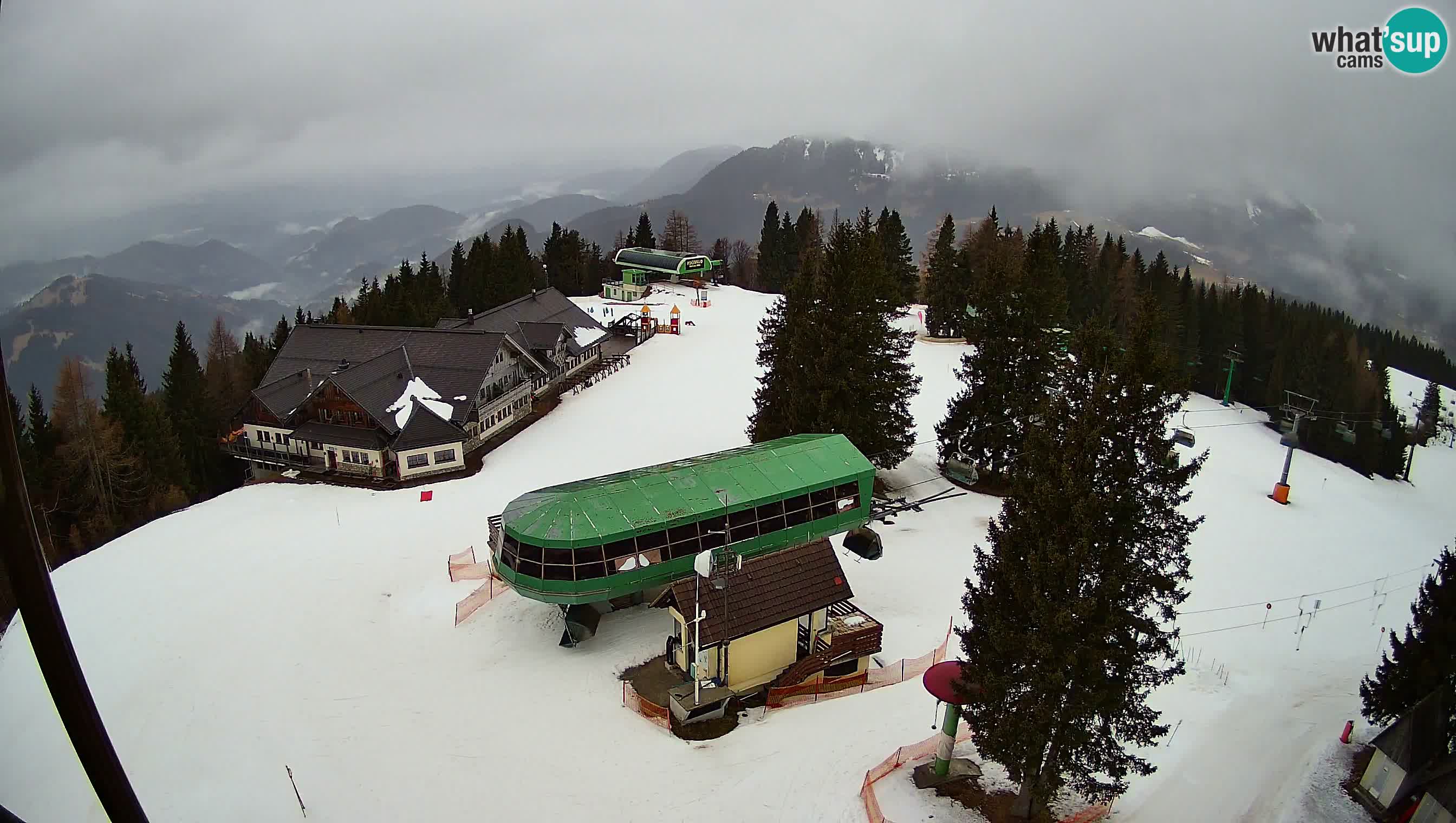 Web kamera Cerkno Počivalo – Pogled uživo sa skijališta Cerkno