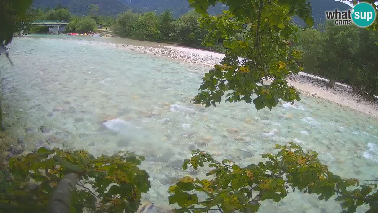 Spletna kamera Čezsoča – Očarljiv pogled na reko Sočo