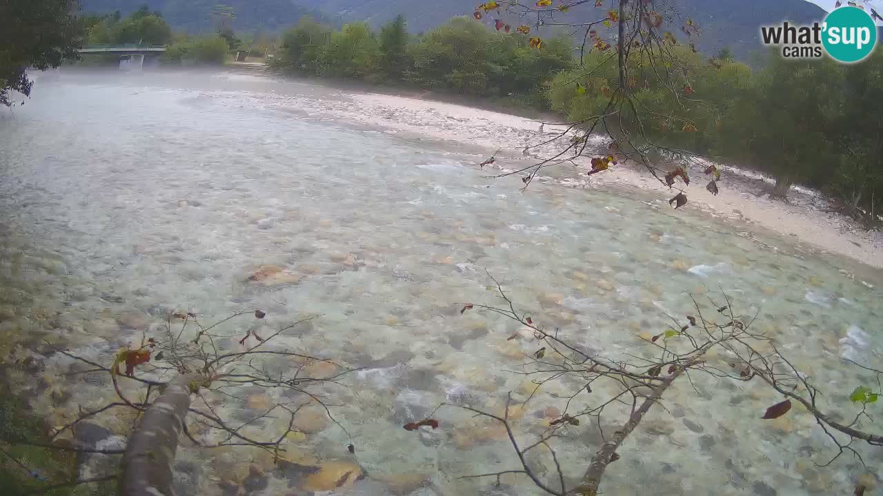 Spletna kamera Čezsoča – Očarljiv pogled na reko Sočo