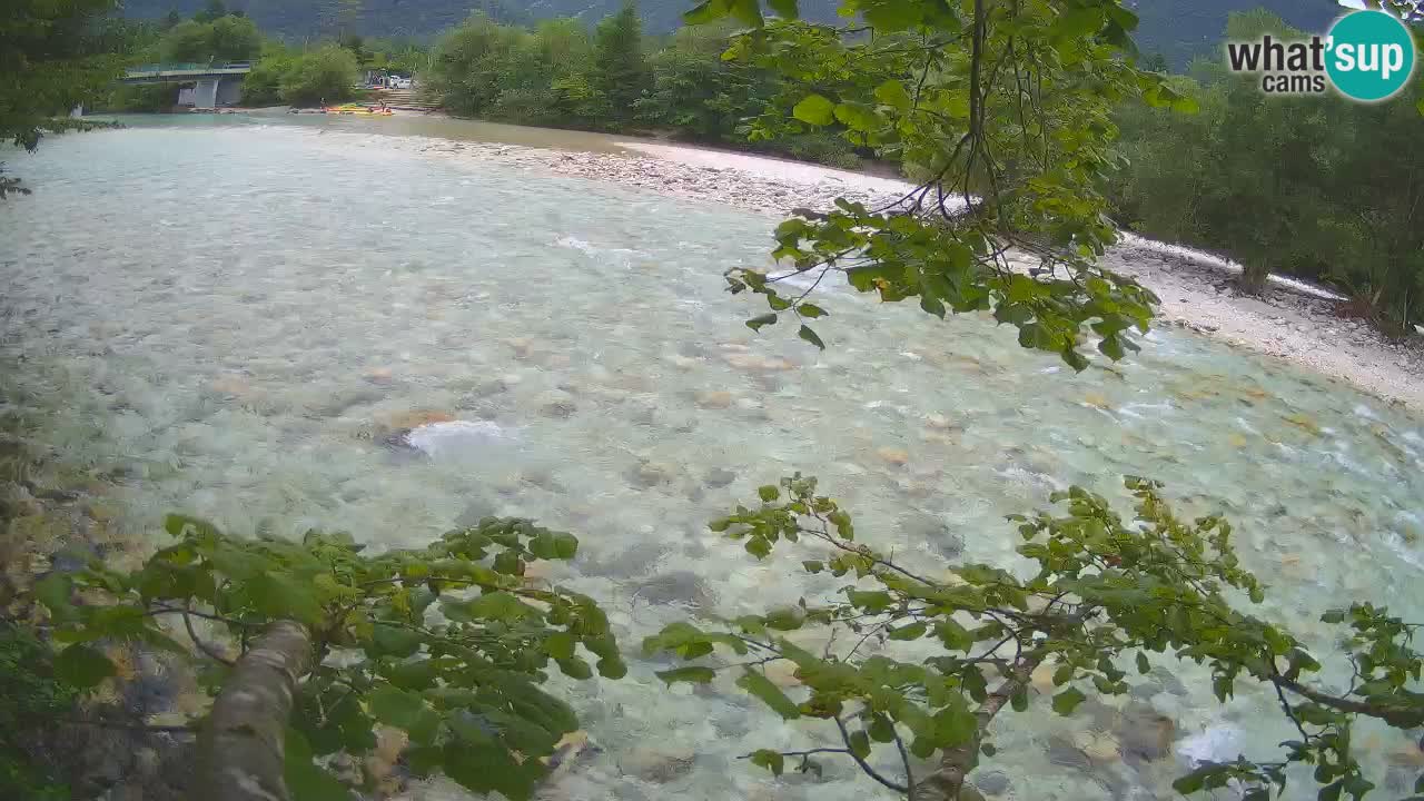 Spletna kamera Čezsoča – Očarljiv pogled na reko Sočo