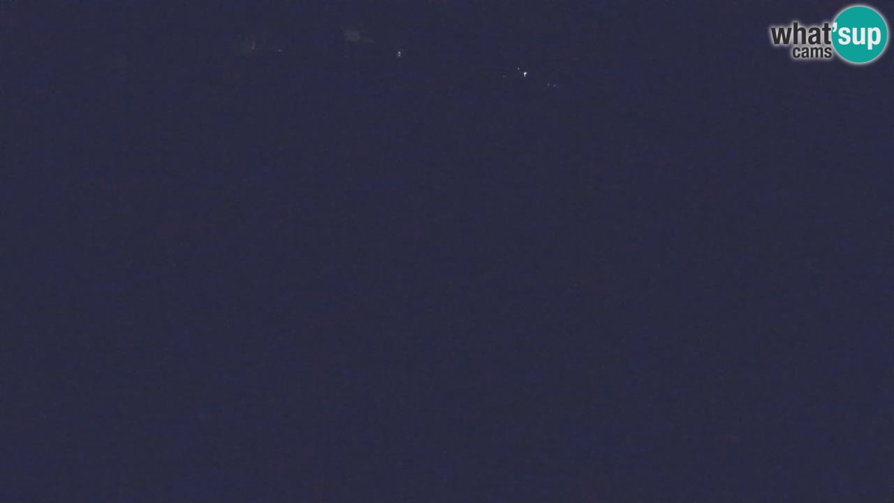 Spletna kamera Čezsoča – Očarljiv pogled na reko Sočo