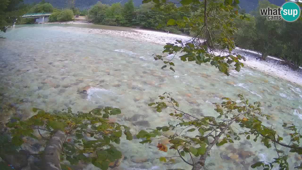 Spletna kamera Čezsoča – Očarljiv pogled na reko Sočo
