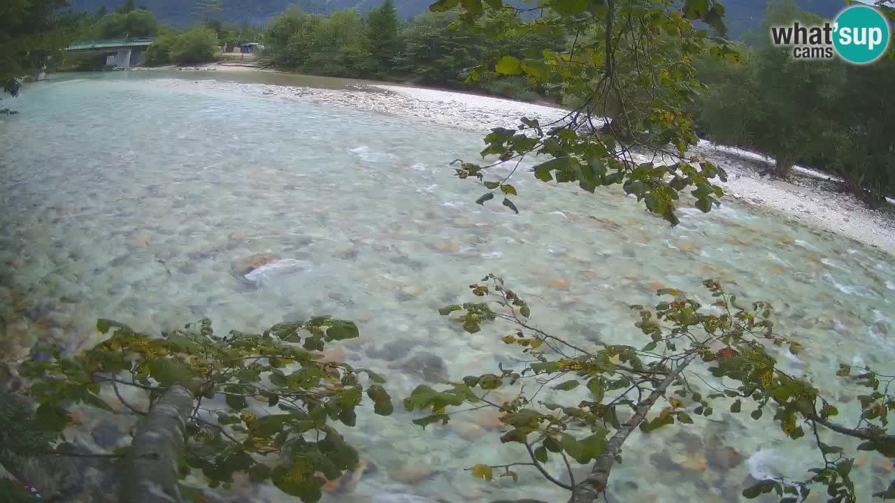 Spletna kamera Čezsoča – Očarljiv pogled na reko Sočo