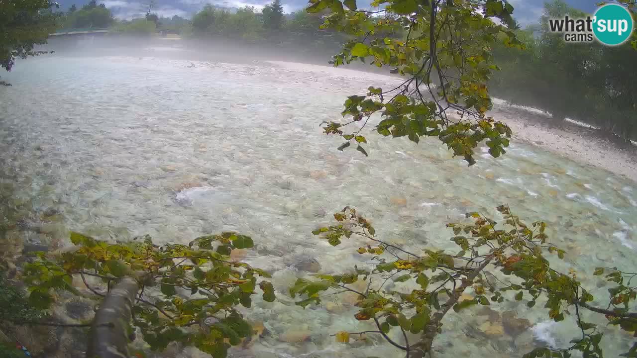 Spletna kamera Čezsoča – Očarljiv pogled na reko Sočo