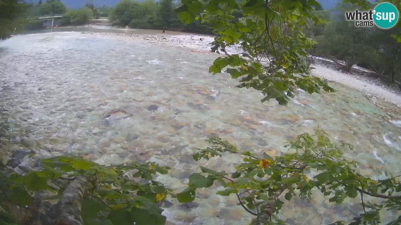 Spletna kamera Čezsoča – Očarljiv pogled na reko Sočo