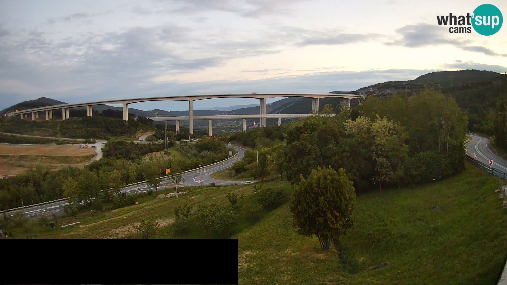 Webcam Črni Kal Viaduct – view from Viki Burger