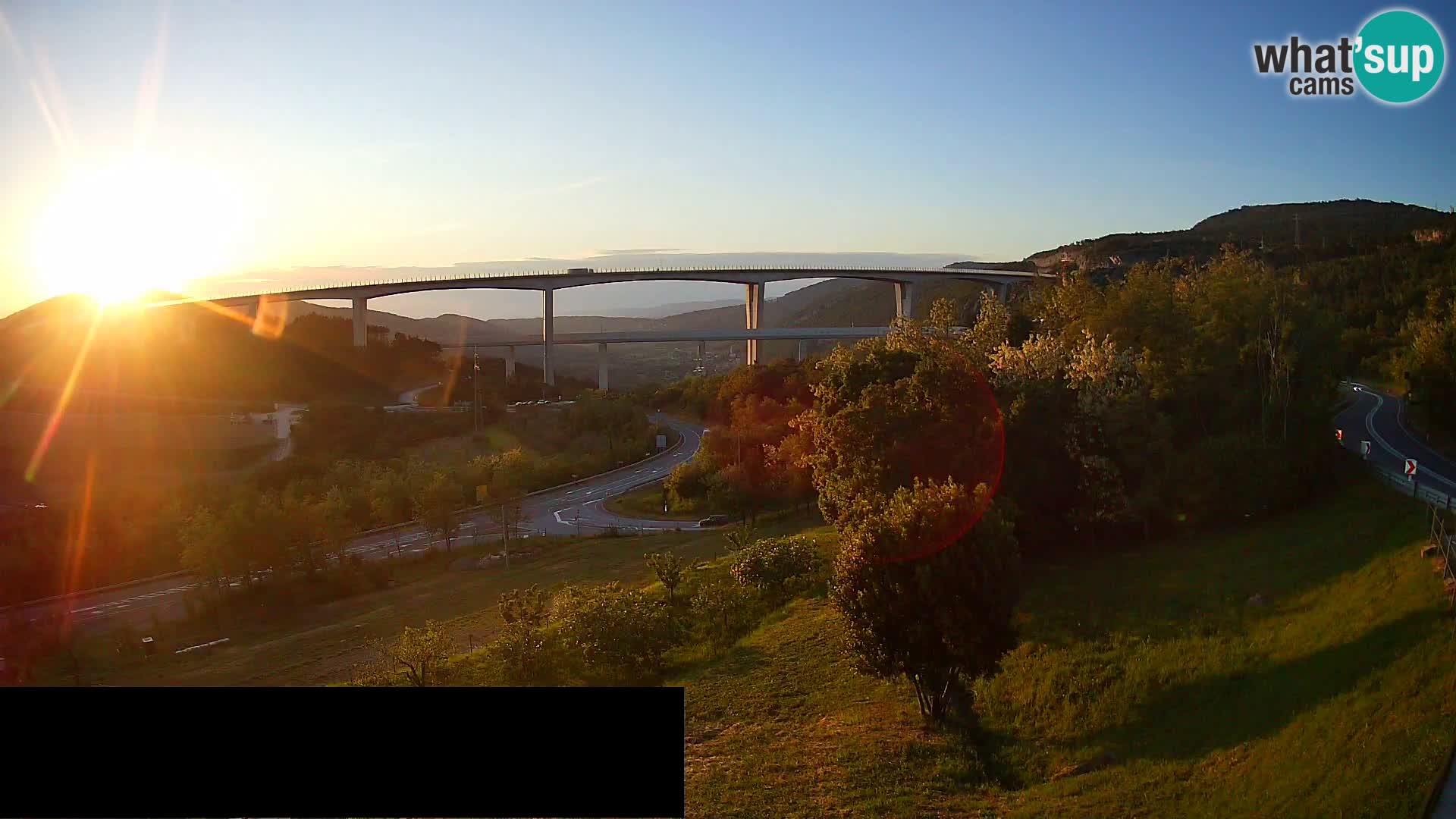 Webcam Črni Kal Viaduct – view from Viki Burger