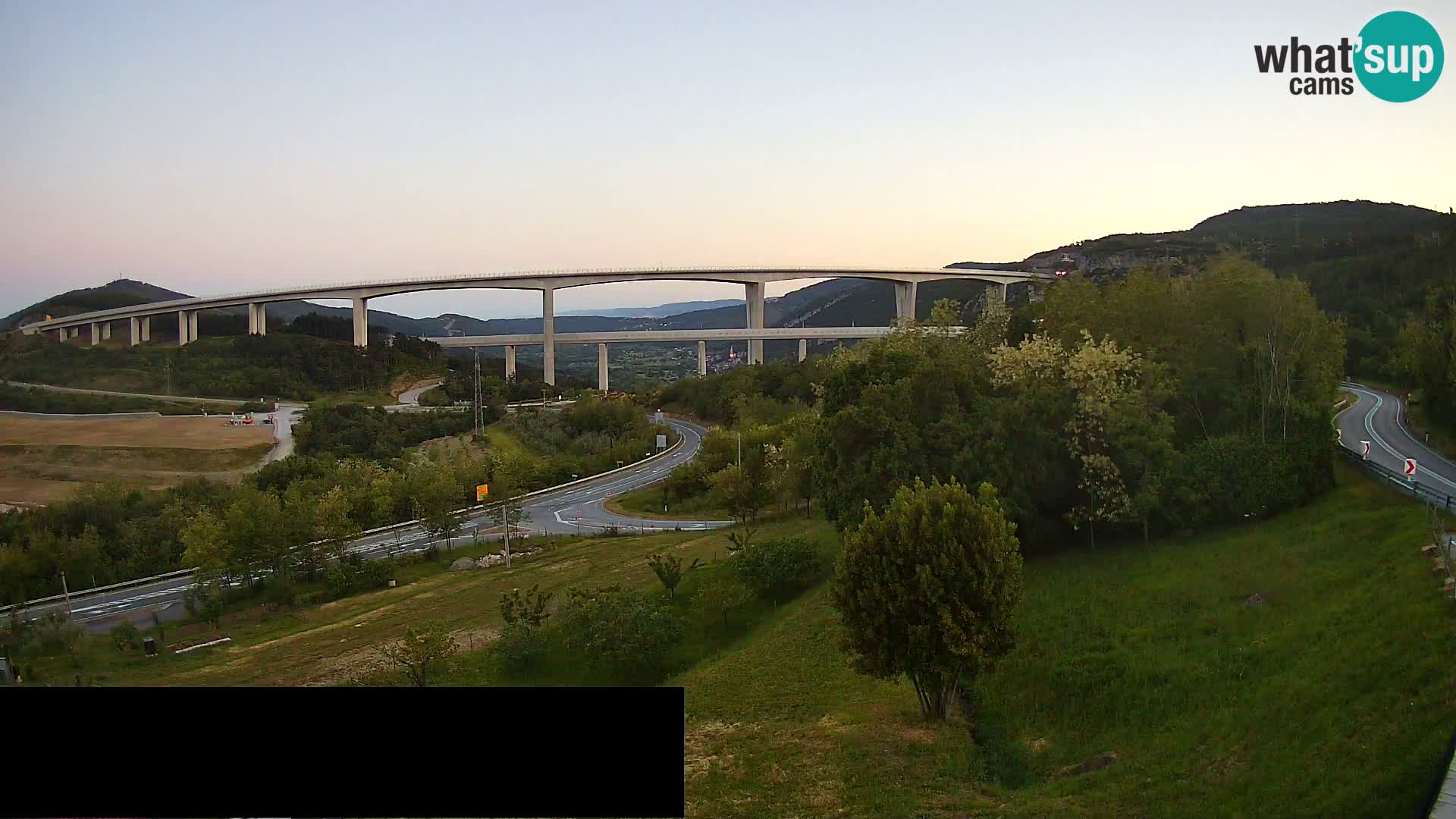 Kamera v živo Črni Kal Viadukt – pogled z Viki Burgerja