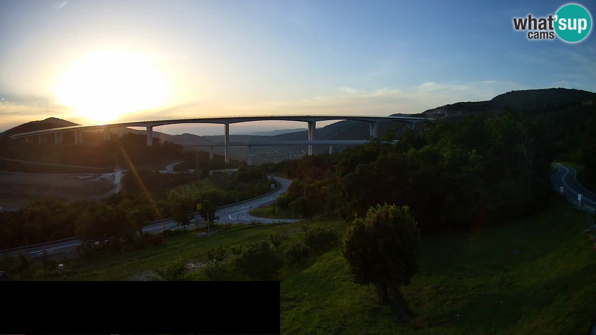 Kamera v živo Črni Kal Viadukt – pogled z Viki Burgerja