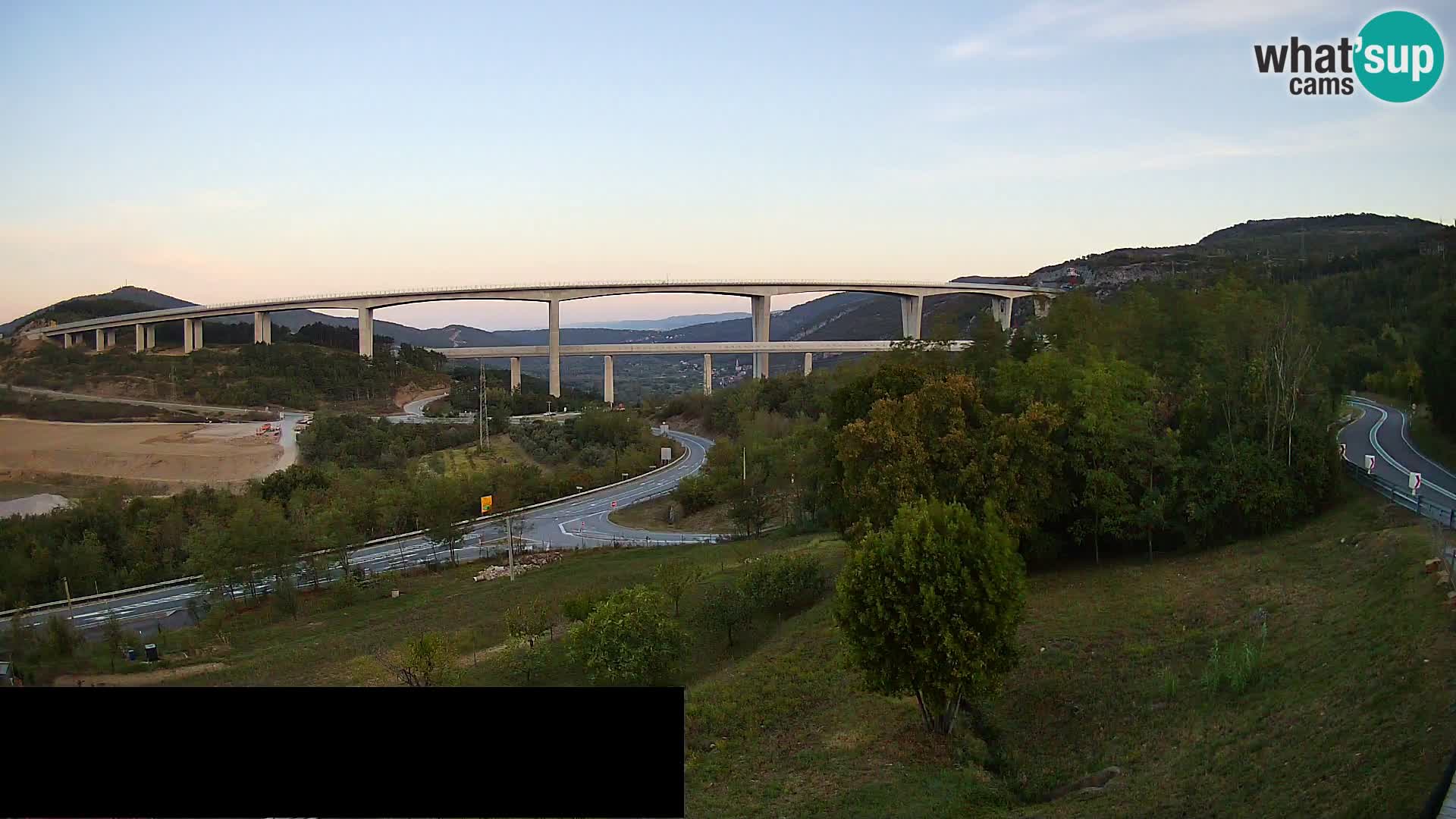 Live cam Črni Kal Viaduc – Viki Burger