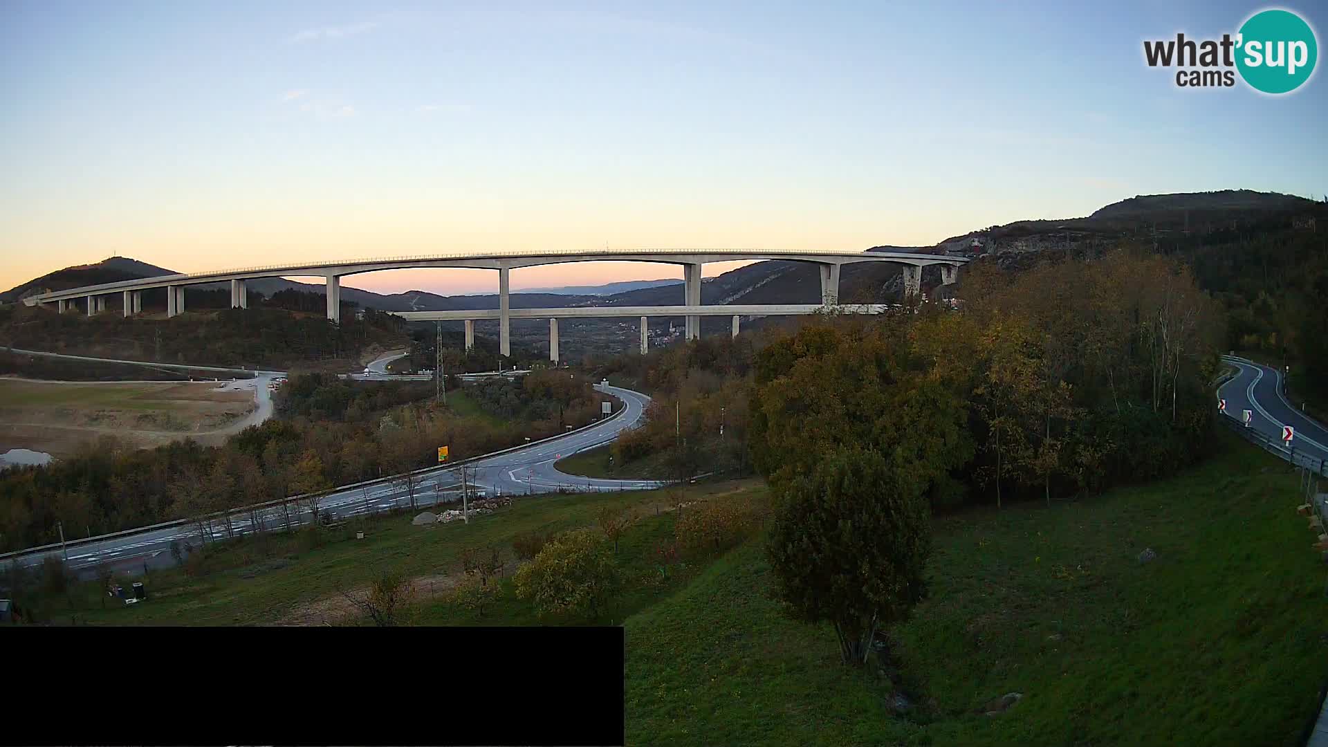 Webcam Črni Kal Viaduct – view from Viki Burger