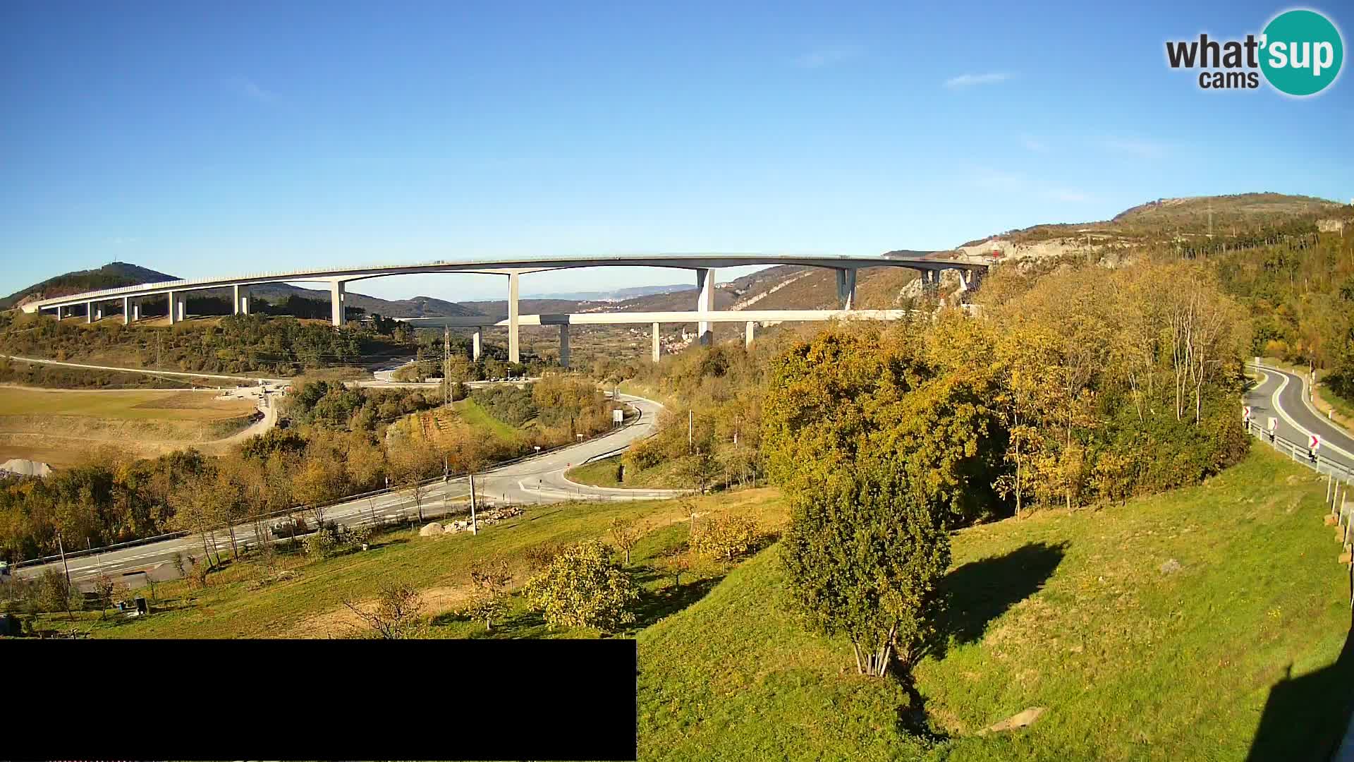 Webcam Črni Kal Viaduct – view from Viki Burger