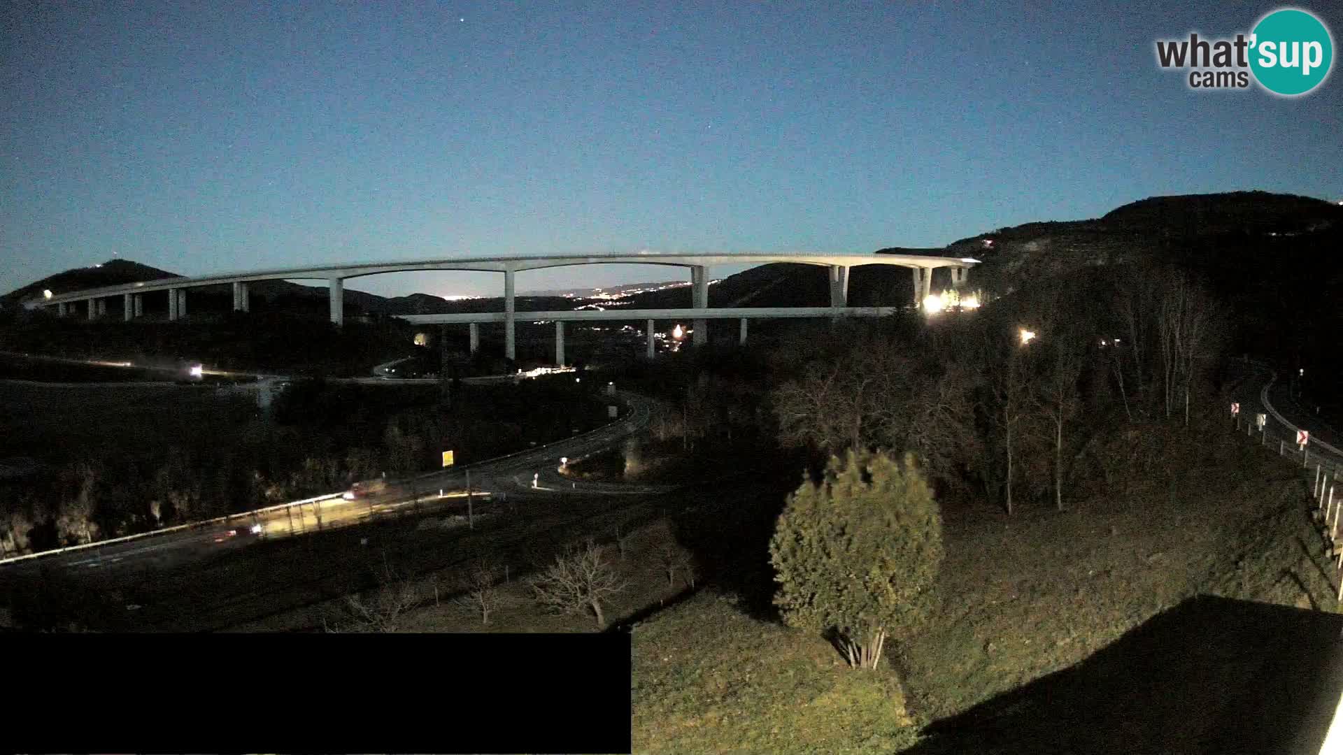 Live cam Črni Kal Viaduc – Viki Burger