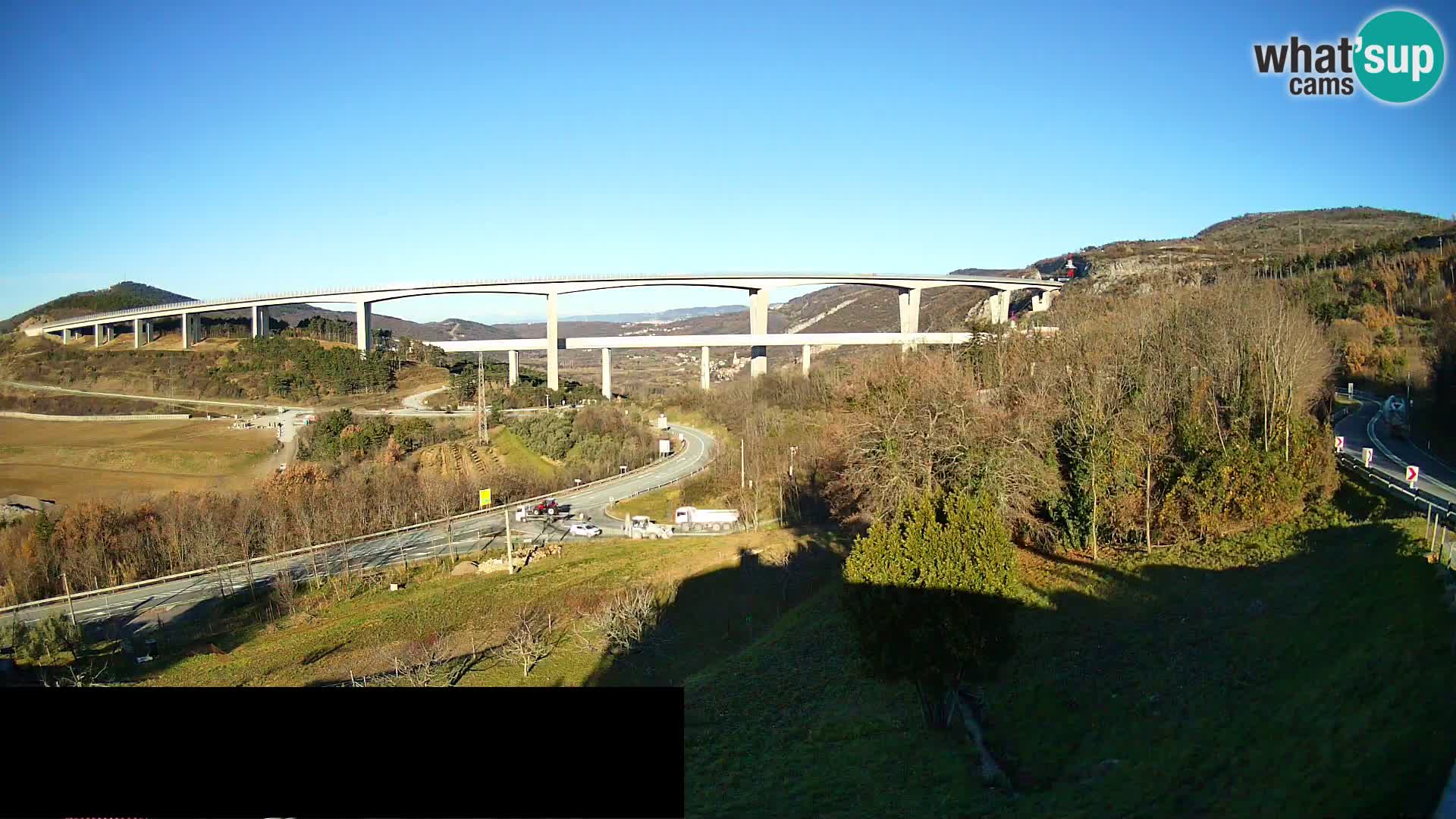 Webcam Črni Kal Viaduct – view from Viki Burger