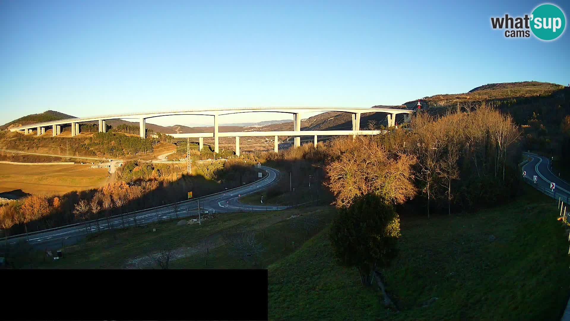 Webcam Črni Kal Viaduct – view from Viki Burger