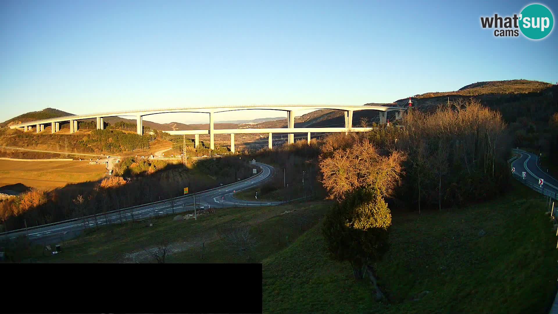 Webcam Črni Kal Viaduct – view from Viki Burger