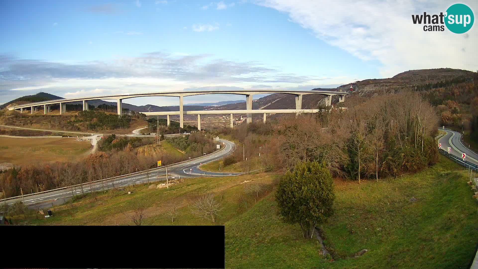 Webcam Črni Kal Viaduct – view from Viki Burger