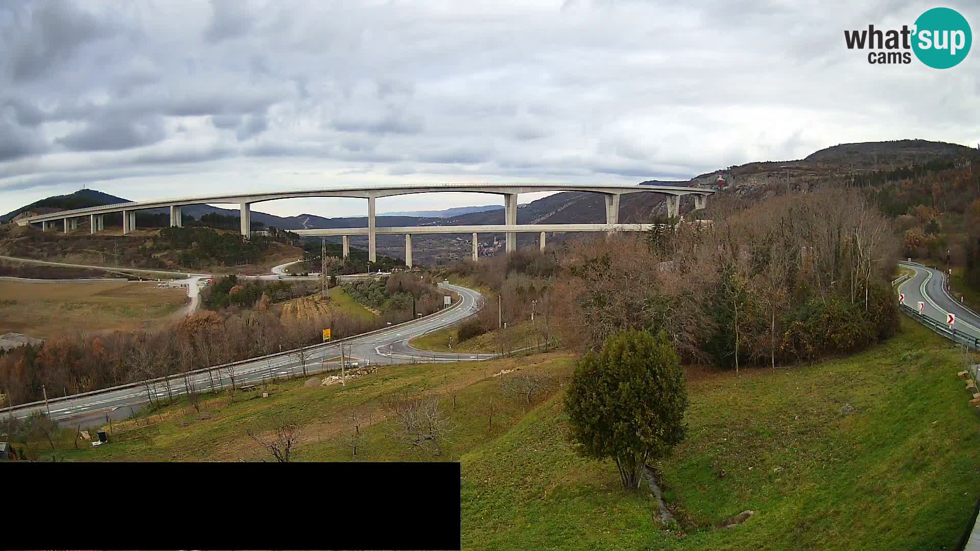 Webcam Črni Kal Viaduct – view from Viki Burger