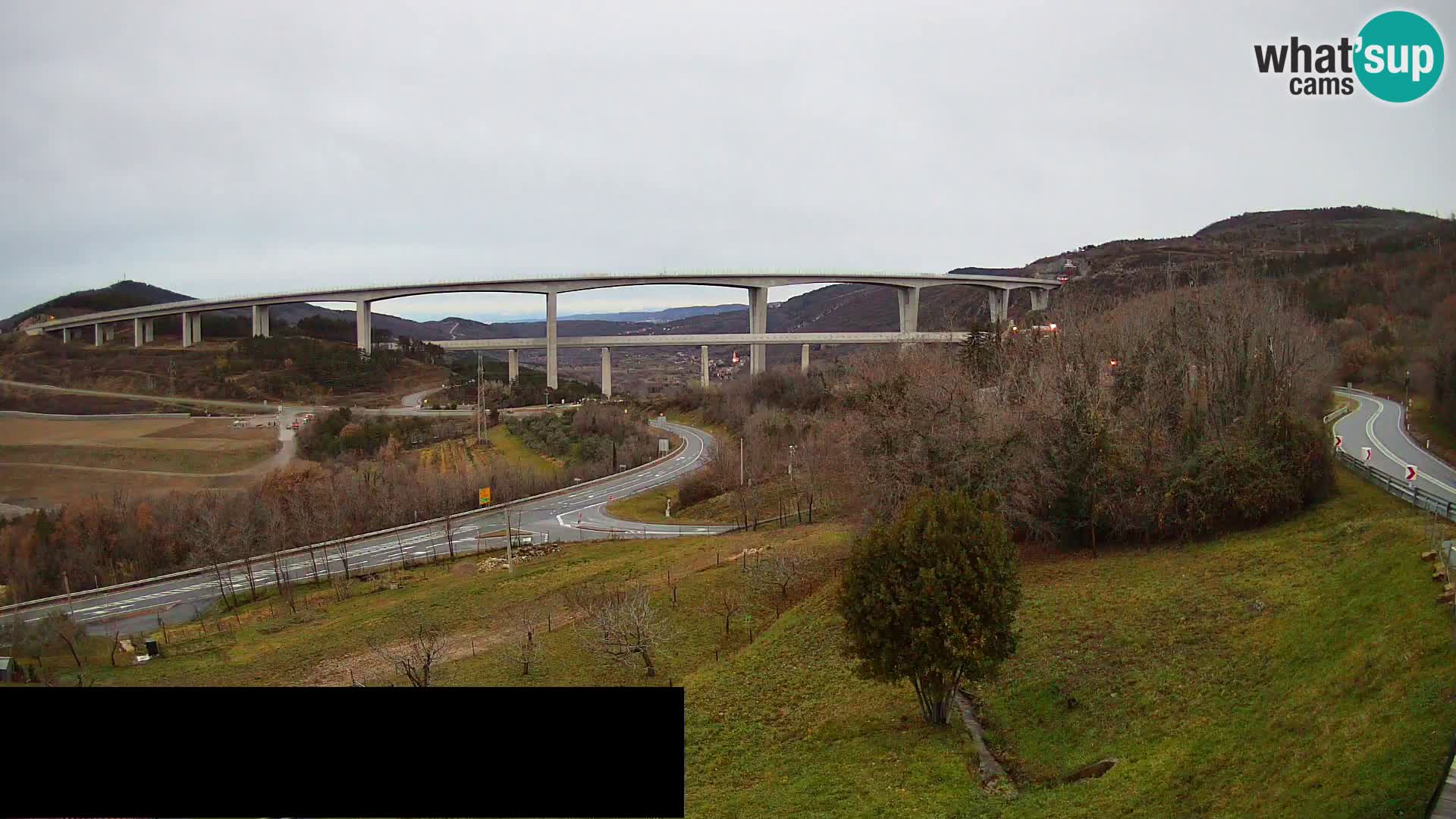 Kamera v živo Črni Kal Viadukt – pogled z Viki Burgerja