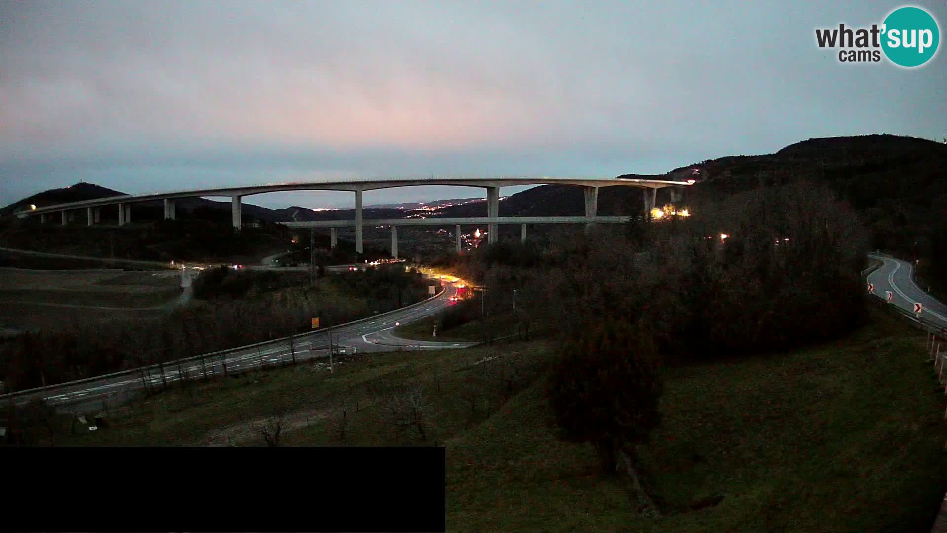 Webcam Črni Kal Viaduct – view from Viki Burger